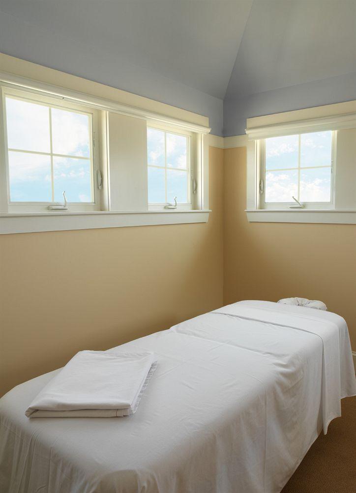 Beach Spa Bed & Breakfast Virginia Beach Exterior photo