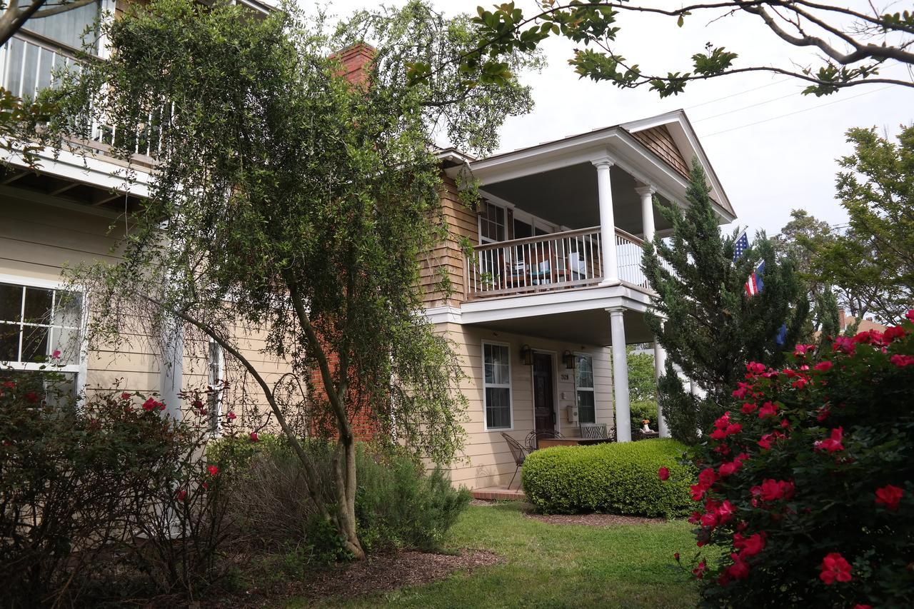 Beach Spa Bed & Breakfast Virginia Beach Exterior photo