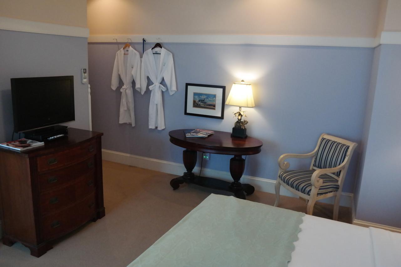 Beach Spa Bed & Breakfast Virginia Beach Room photo