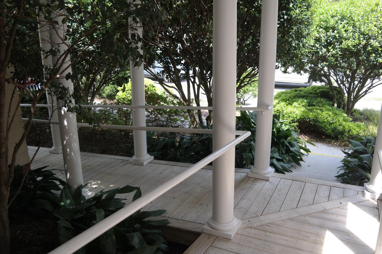Beach Spa Bed & Breakfast Virginia Beach Exterior photo