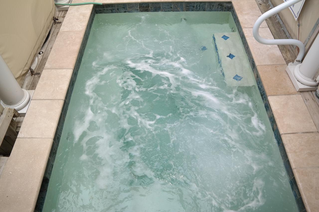 Beach Spa Bed & Breakfast Virginia Beach Exterior photo