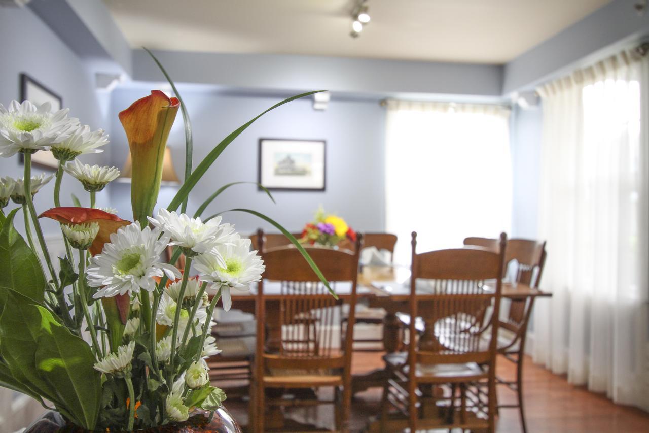 Beach Spa Bed & Breakfast Virginia Beach Exterior photo