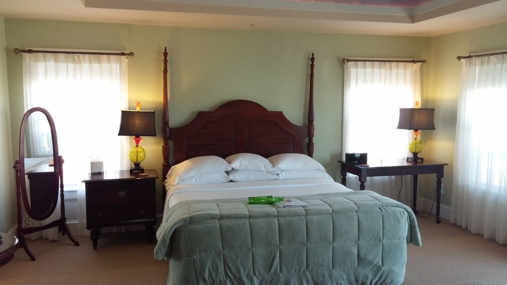 Beach Spa Bed & Breakfast Virginia Beach Exterior photo