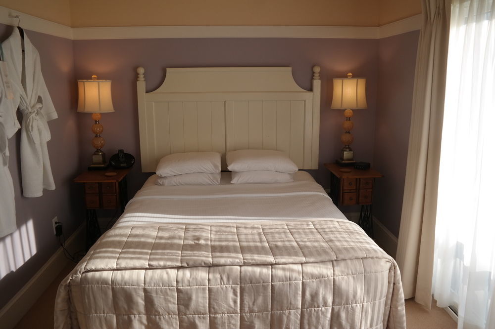 Beach Spa Bed & Breakfast Virginia Beach Exterior photo