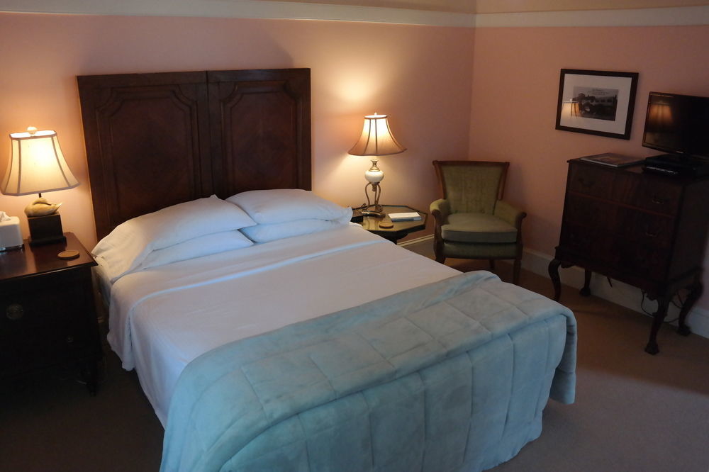 Beach Spa Bed & Breakfast Virginia Beach Exterior photo