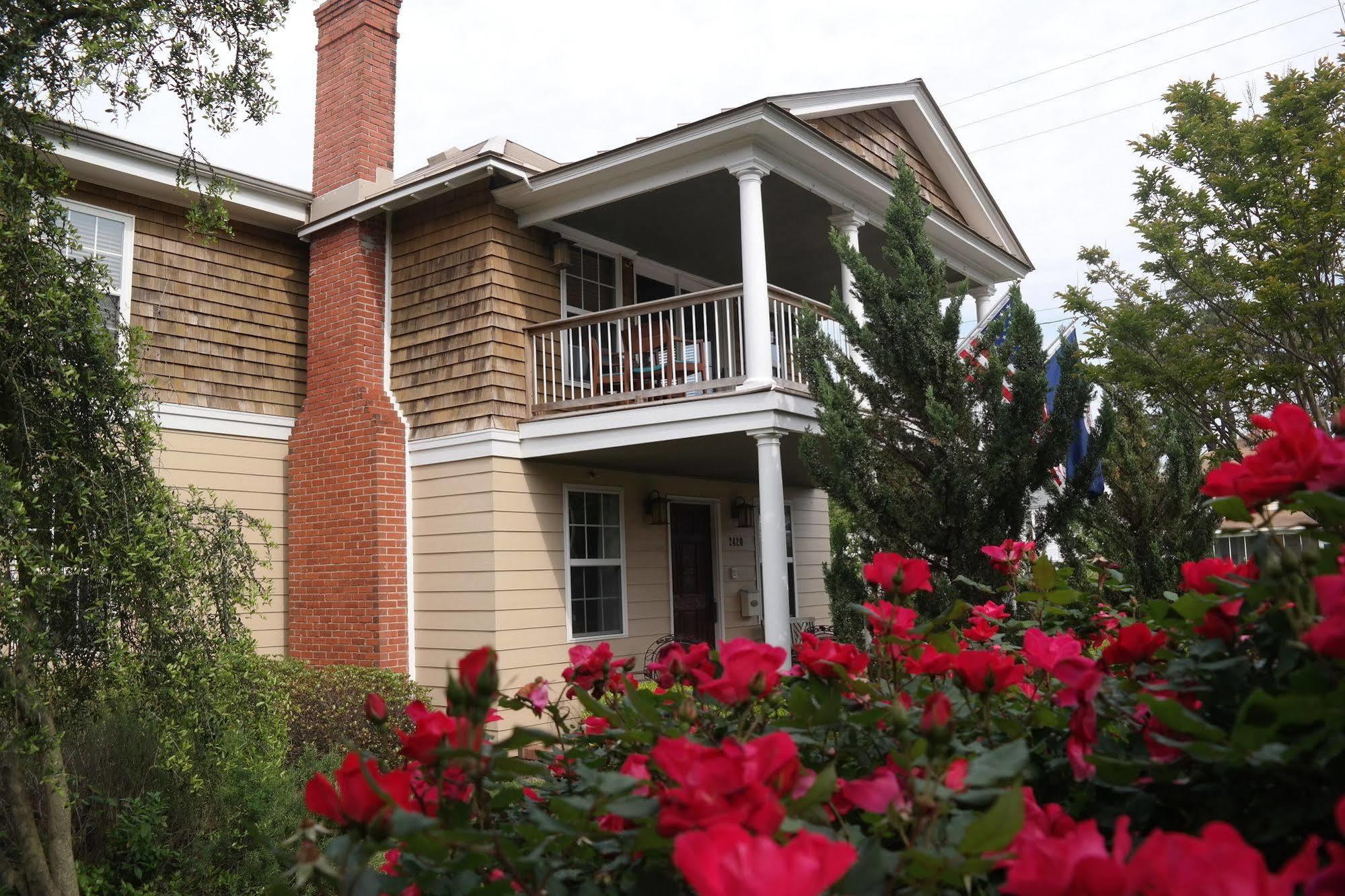 Beach Spa Bed & Breakfast Virginia Beach Exterior photo
