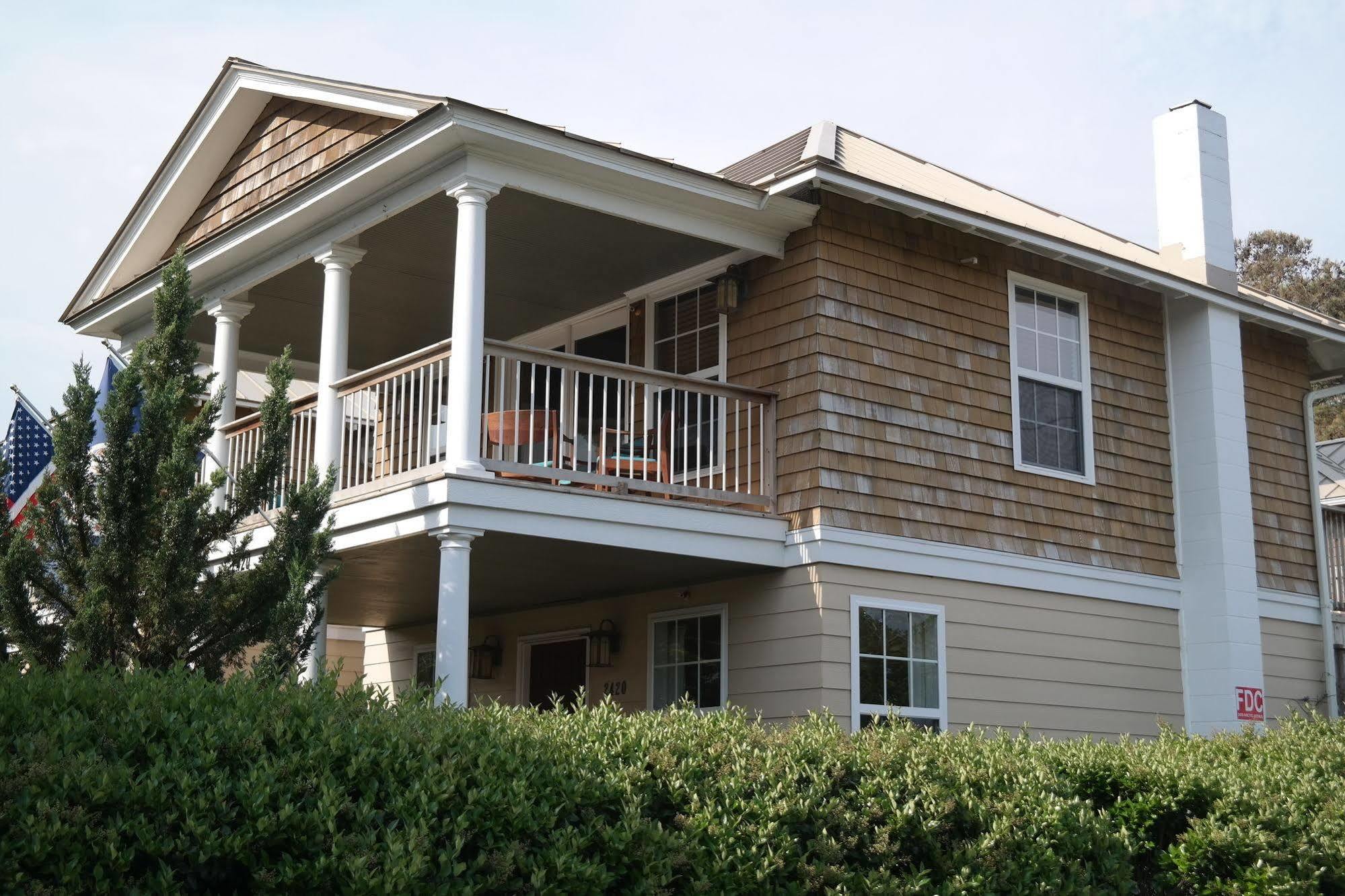 Beach Spa Bed & Breakfast Virginia Beach Exterior photo