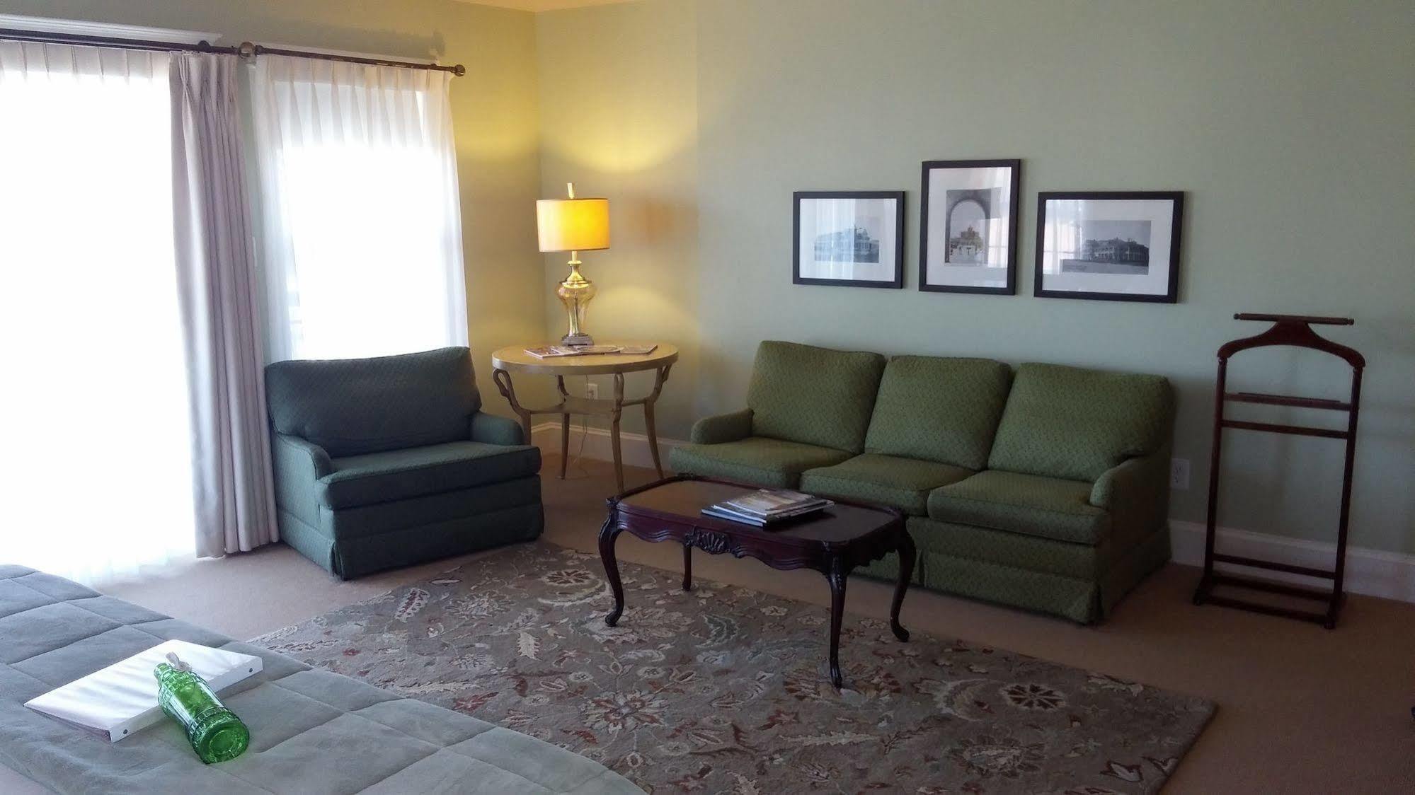Beach Spa Bed & Breakfast Virginia Beach Exterior photo